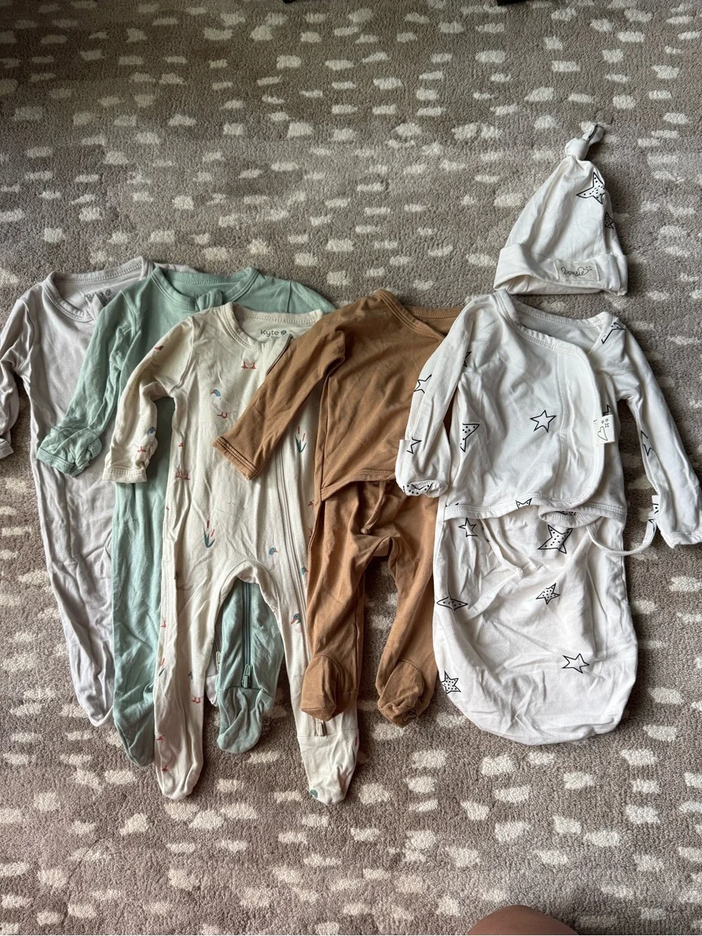 6-Piece Newborn (NB) "Take Me Home" Wardrobe Capsule (Kyte Baby & Bonsie) - Picture 1 of 14